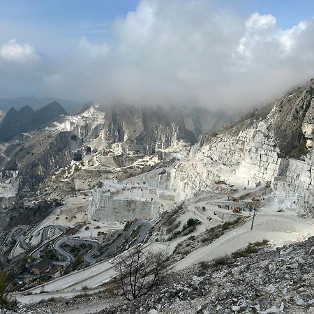 La Porta Sui Monti Di Luna Carrara Buitenkant foto