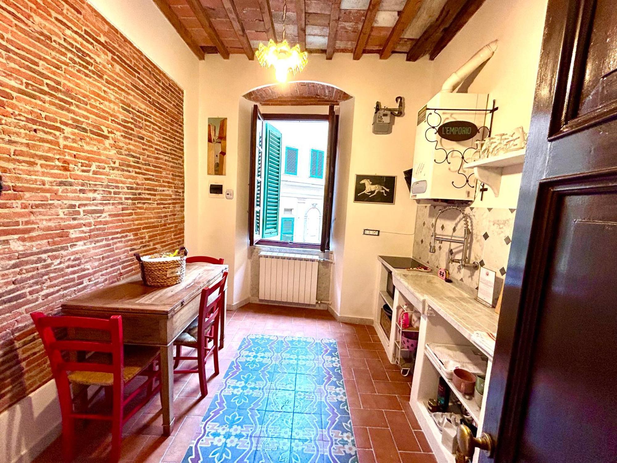 La Porta Sui Monti Di Luna Carrara Buitenkant foto